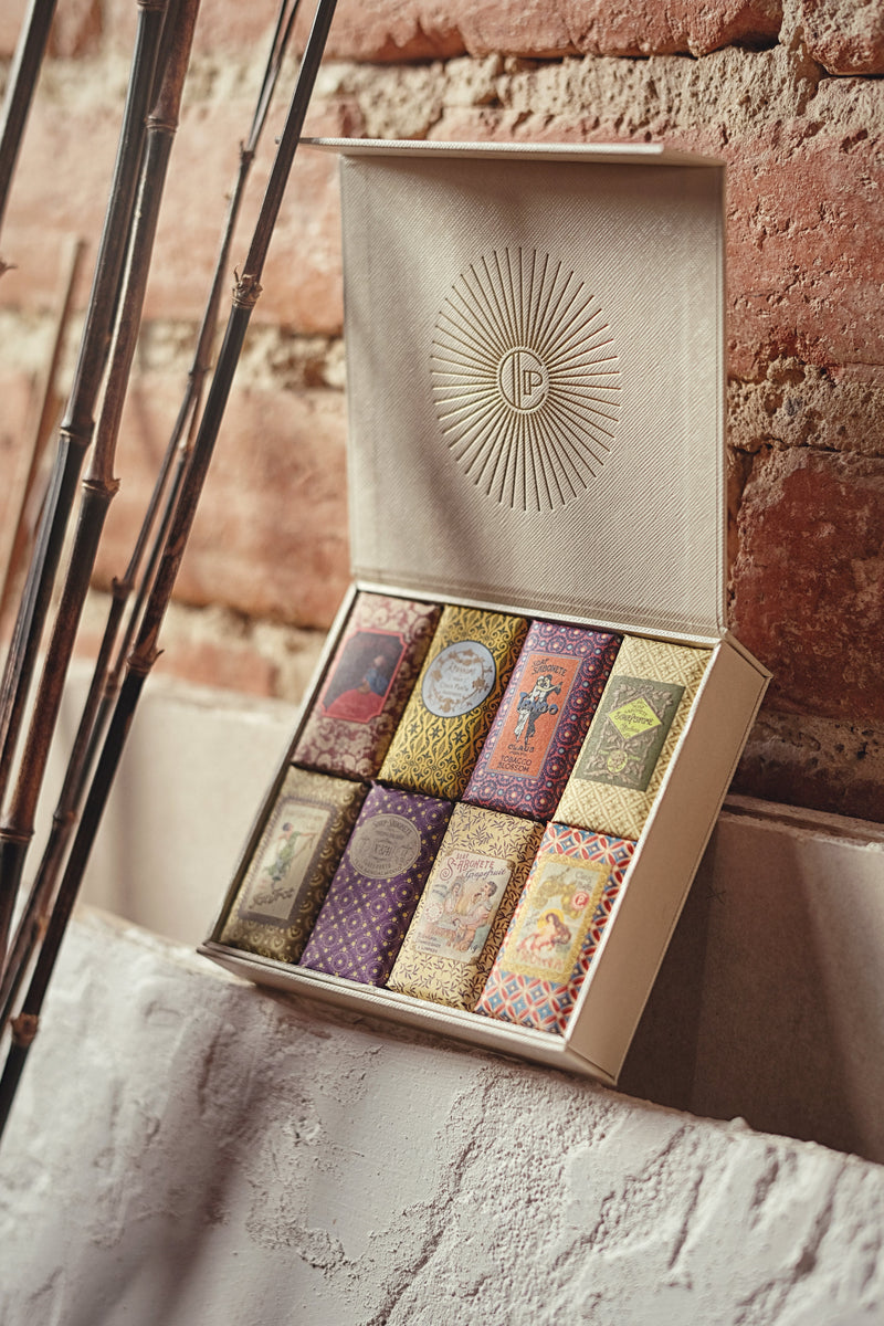 8 mini soaps Fantasia Gift Box